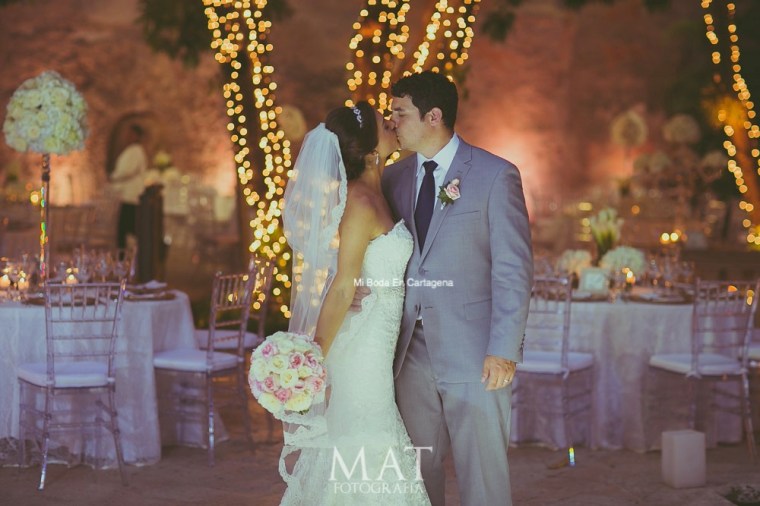 src="http://www.mibodaencartagena.com/weddingplannercartagena.jpg"